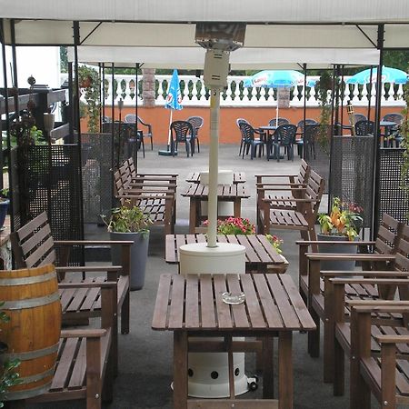 阿隆索酒店 利亚内斯 外观 照片